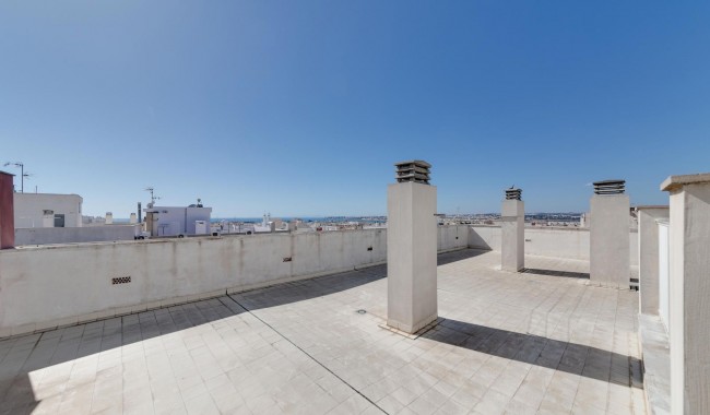 Resale - Apartment - Torrevieja - Centro - Muelle Pesquero