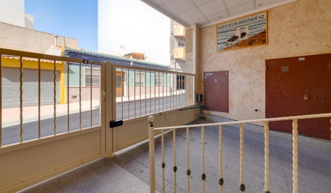 Resale - Apartment - Torrevieja - Centro - Muelle Pesquero