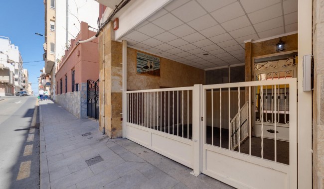 Resale - Apartment - Torrevieja - Centro - Muelle Pesquero