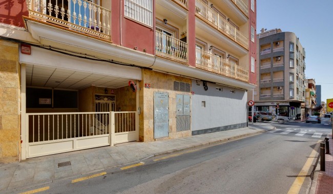 Resale - Apartment - Torrevieja - Centro - Muelle Pesquero