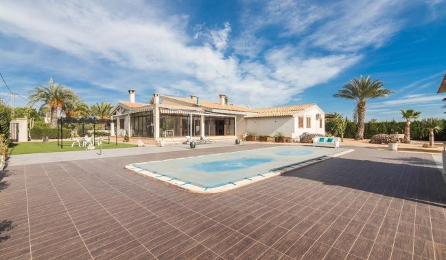 Begagnad - Villa - Elche - Corte Ingles
