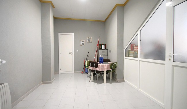 Resale - Business premises - Torrevieja - Las Piscinas Naturales