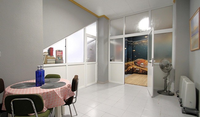 Resale - Business premises - Torrevieja - Las Piscinas Naturales