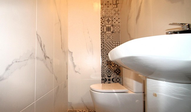 Resale - Business premises - Torrevieja - Las Piscinas Naturales