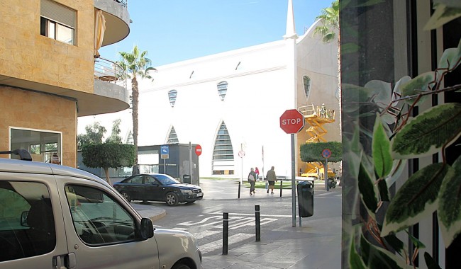 Resale - Business premises - Torrevieja - Las Piscinas Naturales