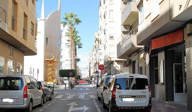 Resale - Business premises - Torrevieja - Las Piscinas Naturales