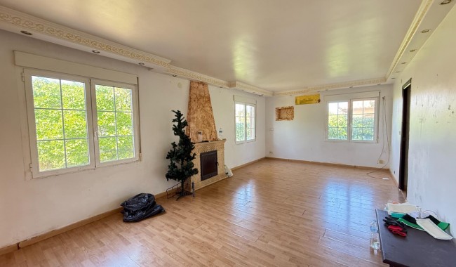 Resale - Villa - Torrevieja - Playa de los locos