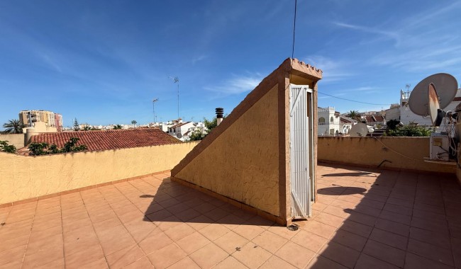 Resale - Villa - Torrevieja - Playa de los locos
