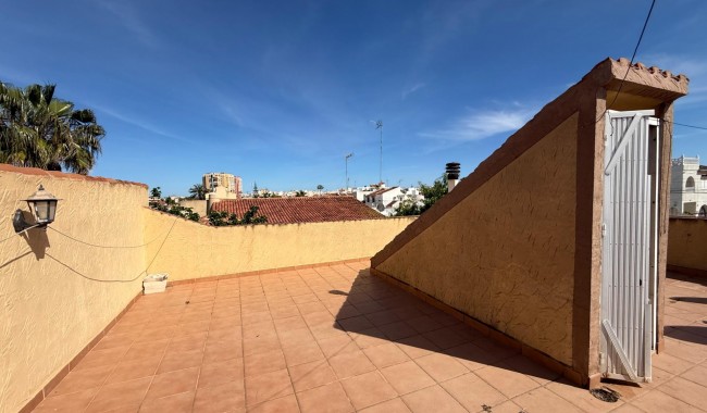 Resale - Villa - Torrevieja - Playa de los locos