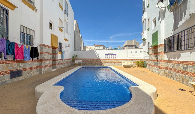 Resale - Apartment - Torrevieja - Centro