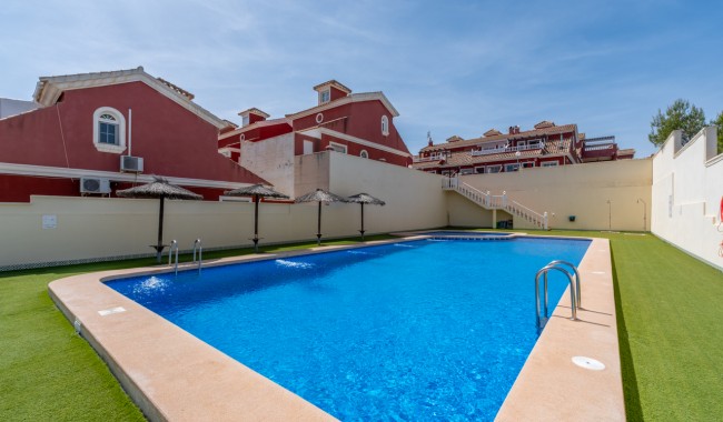 Sprzedaż - Kamienica - Villamartín