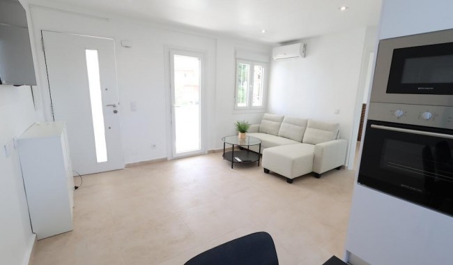 Resale - Bungalow - Orihuela Costa - La Zenia