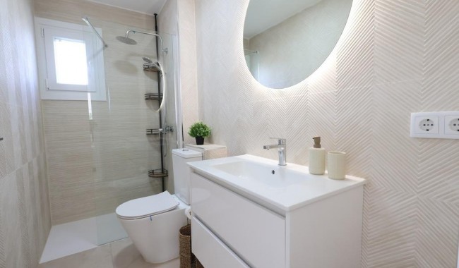Resale - Bungalow - Orihuela Costa - La Zenia