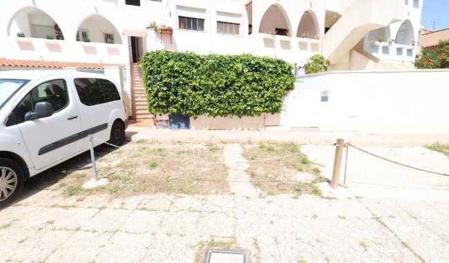 Resale - Bungalow - Orihuela Costa - La Zenia