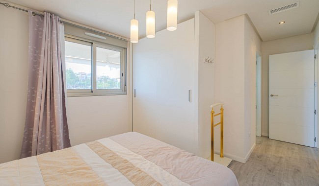 Resale - Apartment - Orihuela Costa - Los Dolses