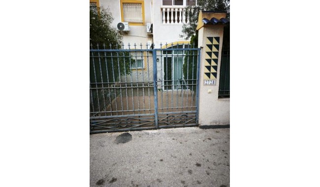 Resale - Bungalow - Guardamar - El Eden
