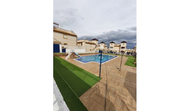 Resale - Bungalow - Guardamar - El Eden