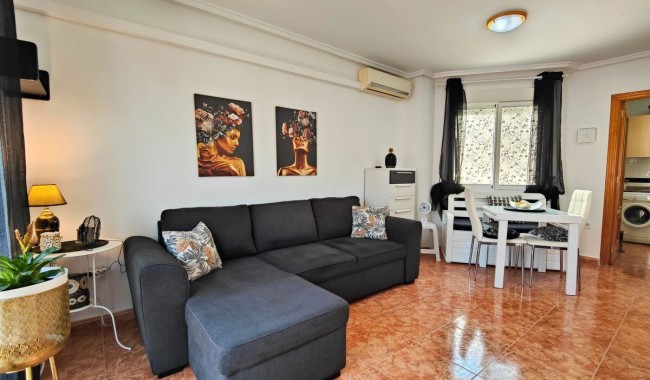 Resale - Apartment - Torrevieja - Playa del cura