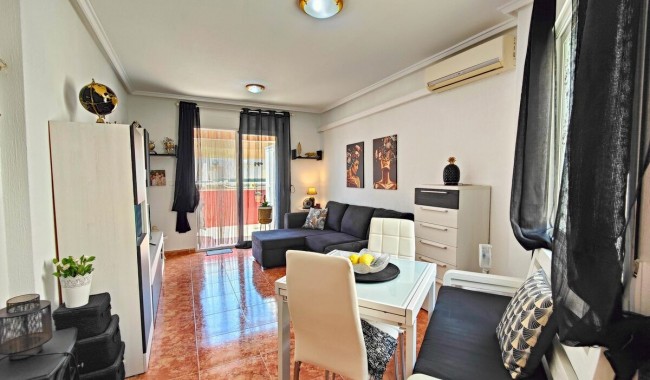 Resale - Apartment - Torrevieja - Playa del cura