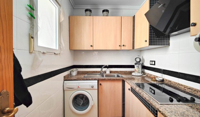 Resale - Apartment - Torrevieja - Playa del cura
