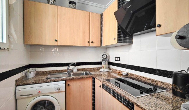 Resale - Apartment - Torrevieja - Playa del cura