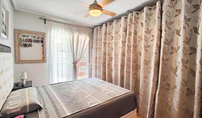 Resale - Apartment - Torrevieja - Playa del cura