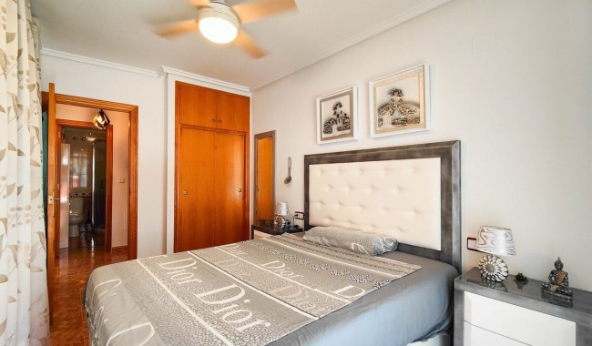 Resale - Apartment - Torrevieja - Playa del cura