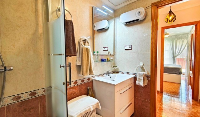 Resale - Apartment - Torrevieja - Playa del cura