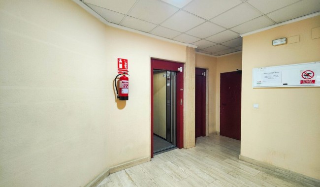 Resale - Apartment - Torrevieja - Playa del cura