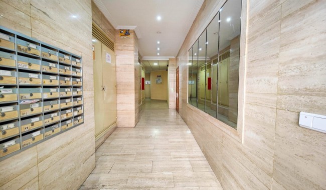 Resale - Apartment - Torrevieja - Playa del cura