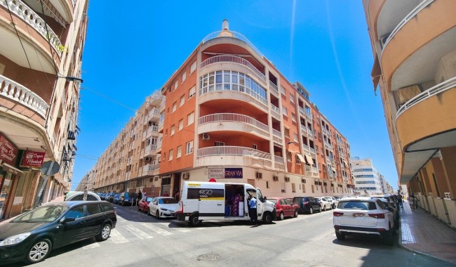 Resale - Apartment - Torrevieja - Playa del cura