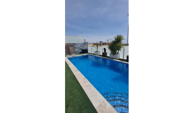 Sprzedaż - Willa - Orihuela - Entre Naranjos Vistabella Golf