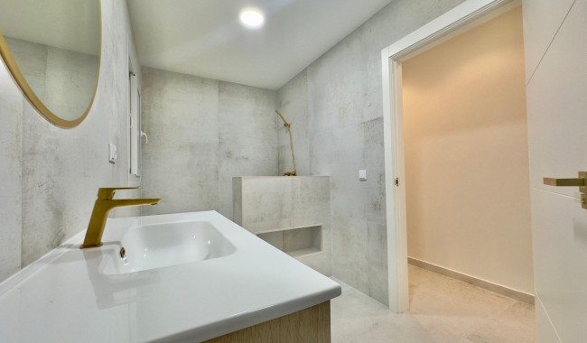 Sprzedaż - Apartament - Torrevieja - Acequion