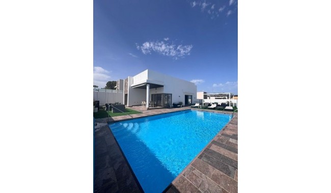 Segunda mano - Villa - Villamartín - Pau 8