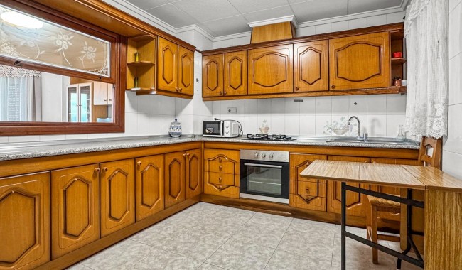Resale - Apartment - Torrevieja - Playa de los Locos