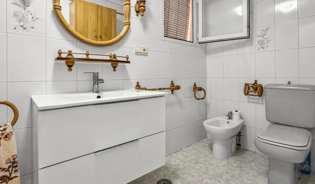 Resale - Apartment - Torrevieja - Playa de los Locos