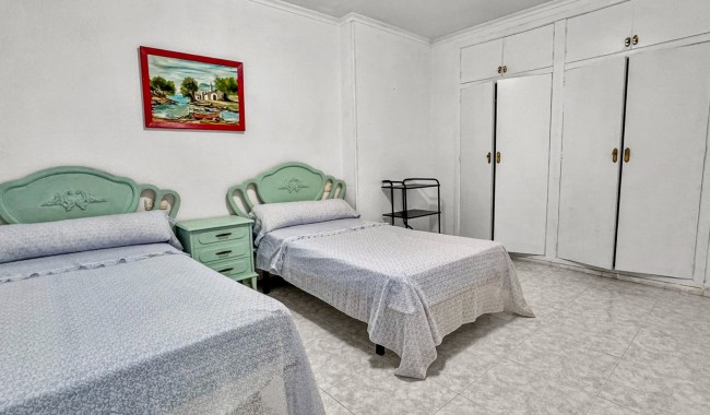 Resale - Apartment - Torrevieja - Playa de los Locos