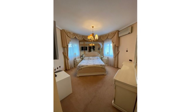 Resale - Villa - Orihuela - La Zenia