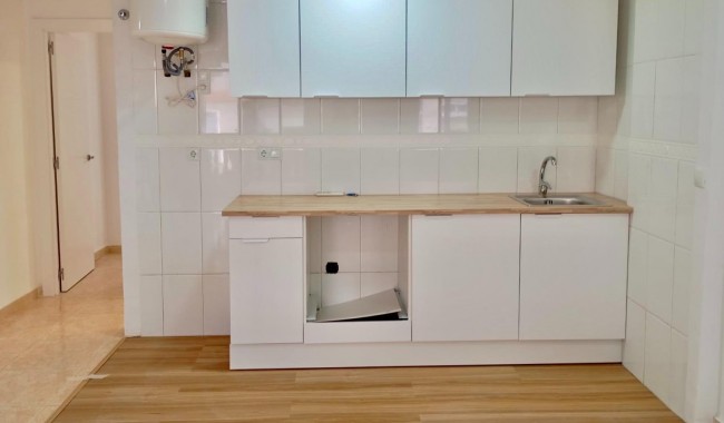 Sprzedaż - Apartament - Torrevieja - Centro
