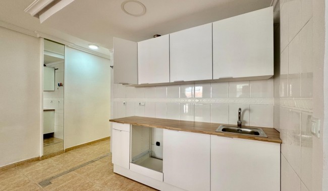 Sprzedaż - Apartament - Torrevieja - Centro