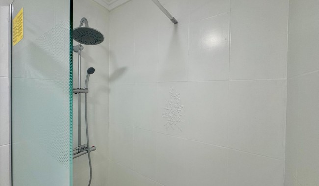 Sprzedaż - Apartament - Torrevieja - Centro