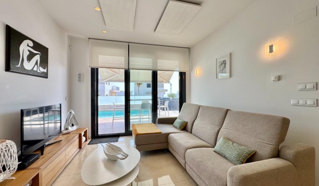 Begagnad - Villa - San Miguel de Salinas - Bellavista