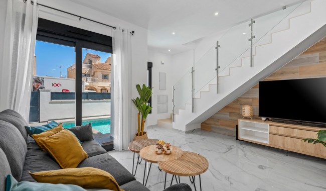 Resale - Villa - Torrevieja