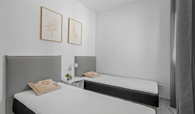 Resale - Villa - Torrevieja