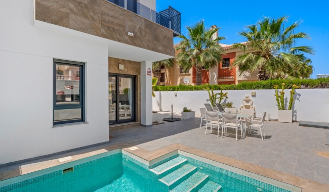 Resale - Villa - Torrevieja