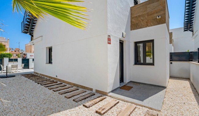 Resale - Villa - Torrevieja