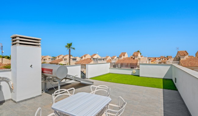 Resale - Villa - Torrevieja