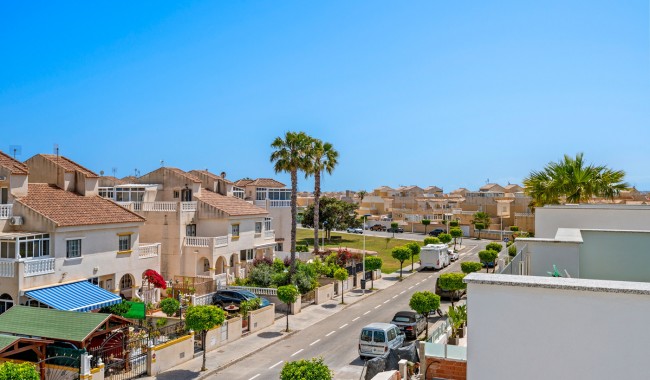 Resale - Villa - Torrevieja