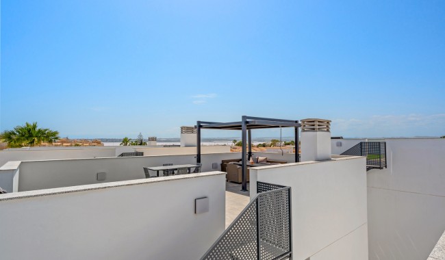 Resale - Villa - Torrevieja