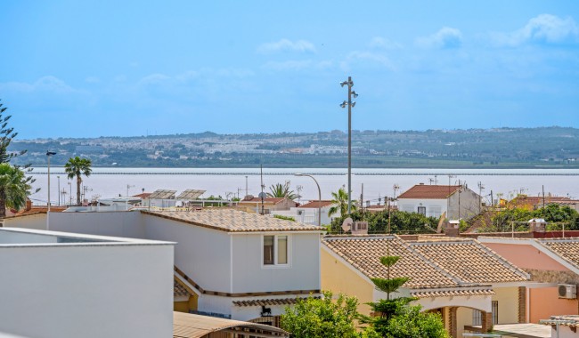 Resale - Villa - Torrevieja